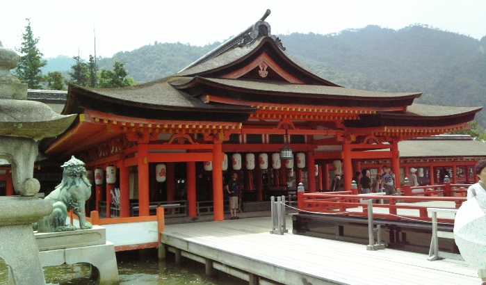 厳島神社本殿